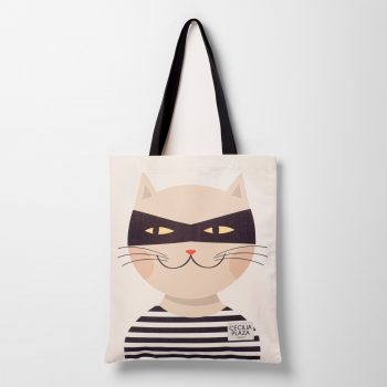 Bolsa tipo Totebag hecha con tela reciclada de botellas de plástico y estampada con el diseño de Cecilia Plaza: Gato ladrón