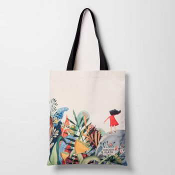 Bolsa tipo Totebag hecha con tela reciclada de botellas de plástico y estampada con el diseño de Cecilia Plaza: Hola primavera