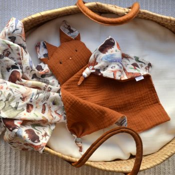 DouDou y muselina Animales en una cesta